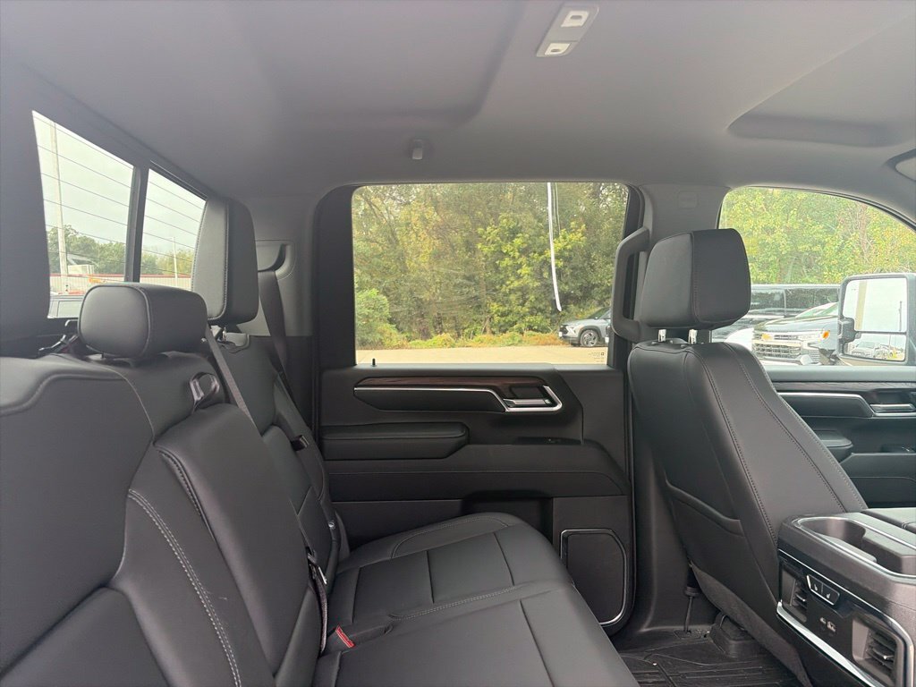 Used 2024 GMC Sierra 2500 SLT w/ SLT Premium Package AWD/4WD image 13