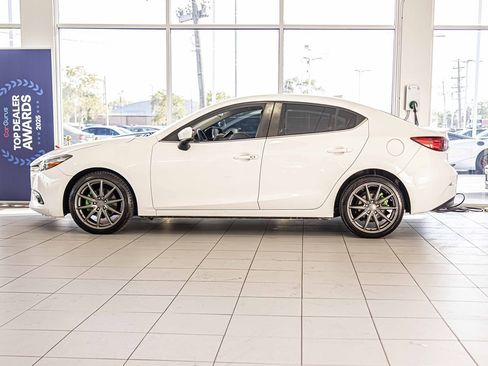 Used 2017 MAZDA MAZDA3 Grand Touring image 6