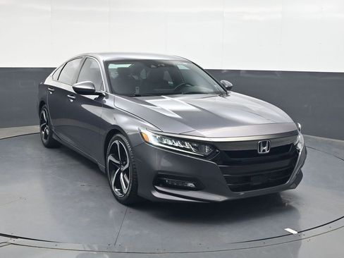 Used 2019 Honda Accord Sport image 2