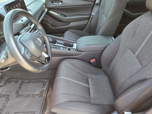 Used 2023 Honda Accord Sport image 9