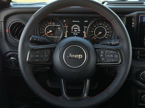 Used 2024 Jeep Gladiator Rubicon image 12