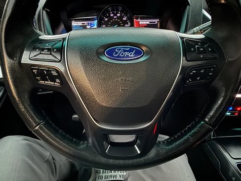 Used 2017 Ford Explorer Limited w/ Equipment Group 301A AWD/4WD image 7