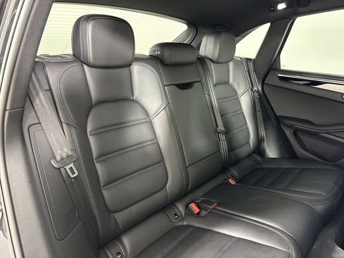 Certified 2026 Porsche Macan AWD/4WD image 23