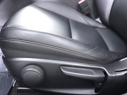 Used 2021 MAZDA MAZDA3 s FWD image 30