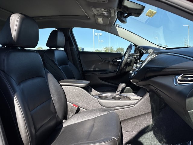 Used 2018 Chevrolet Malibu LT w/ Leather Package FWD image 18