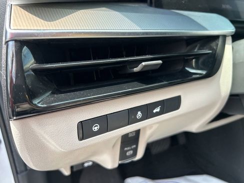 Used 2025 Nissan Murano SL AWD/4WD image 18