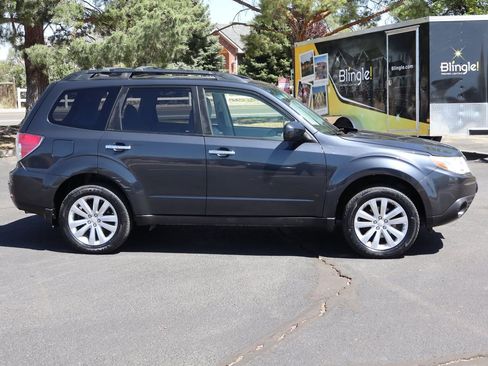 Used 2013 Subaru Forester 2.5X Premium w/ Popular Pkg 2 AWD/4WD image 3