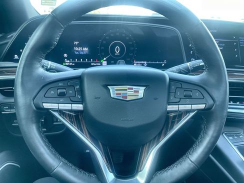 Certified 2022 Cadillac Escalade Premium Luxury w/ Performance Package AWD/4WD image 10