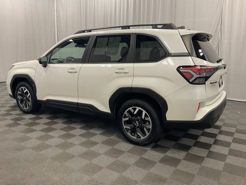Used 2025 Subaru Forester Premium AWD/4WD image 4