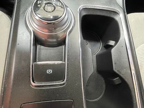 Used 2019 Ford Fusion SE w/ Equipment Group 151A image 12