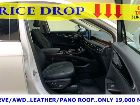 Used 2023 Lincoln Nautilus Reserve w/ Equipment Group 201A image 12