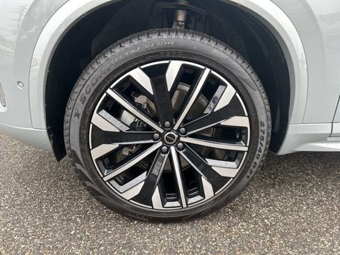 Used 2025 Volvo XC90 B5 Plus image 10