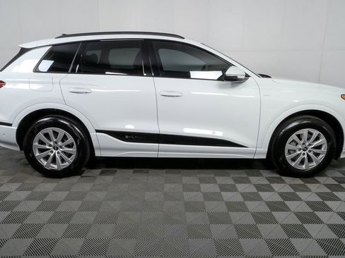 Certified 2025 Audi Q6 e-tron Premium image 2