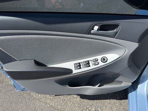 Used 2014 Hyundai Accent GS FWD image 5