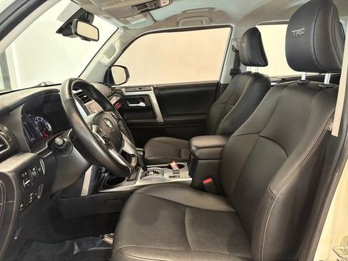 Used 2022 Toyota 4Runner TRD Sport AWD/4WD image 9