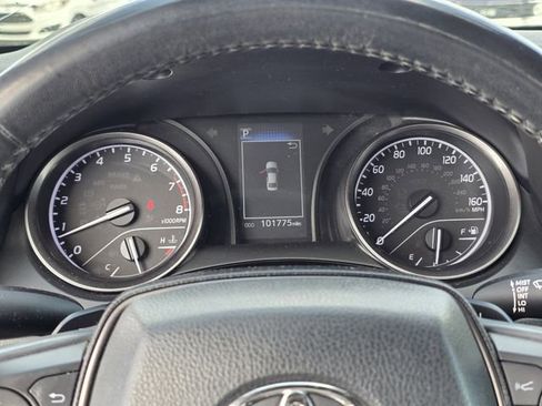 Used 2022 Toyota Camry SE FWD image 10