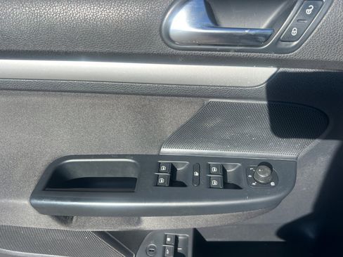 Used 2010 Volkswagen Jetta S image 8