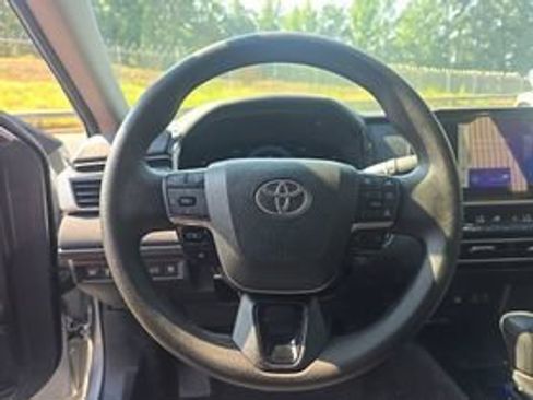 Used 2025 Toyota Camry LE w/ Convenience Package FWD image 9