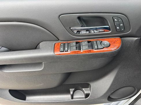 Used 2012 Chevrolet Suburban LT AWD/4WD image 14