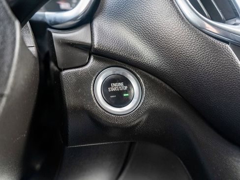 Used 2022 Chevrolet Equinox LT image 25