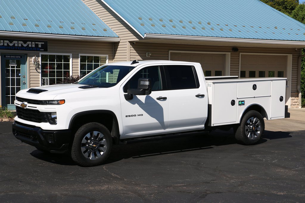 Used 2025 Chevrolet Silverado 2500 Custom w/ Custom Value Package AWD/4WD image 1