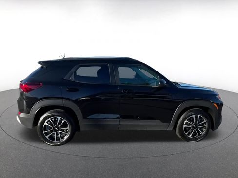 Used 2025 Chevrolet TrailBlazer LT image 16