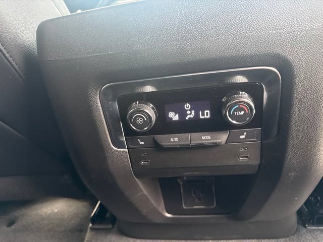 Used 2025 Chevrolet Tahoe High Country AWD/4WD image 19