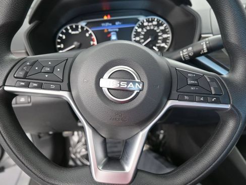 Used 2024 Nissan Altima 2.5 SV FWD image 35