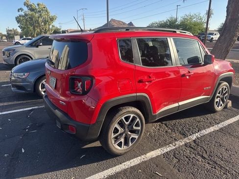 Used 2016 Jeep Renegade Latitude w/ Popular Equipment Group AWD/4WD image 8