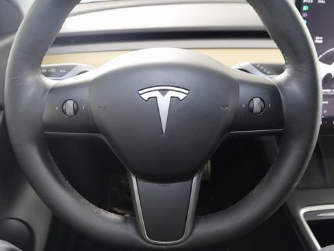 Used 2022 Tesla Model Y Performance image 39