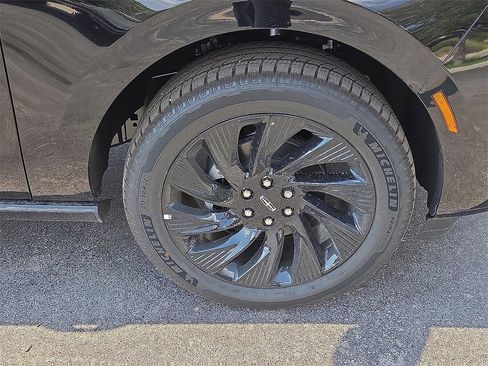 New 2025 Lincoln Navigator Reserve w/ Jet Appearance Package image 7