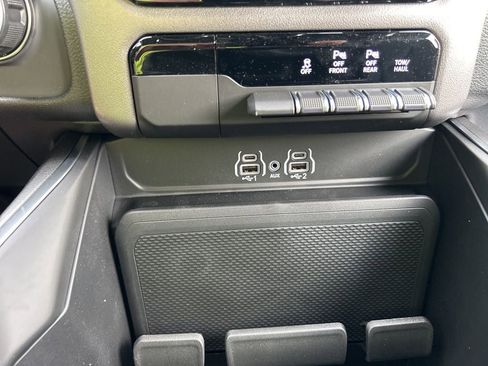 New 2026 RAM 1500 Express AWD/4WD image 16