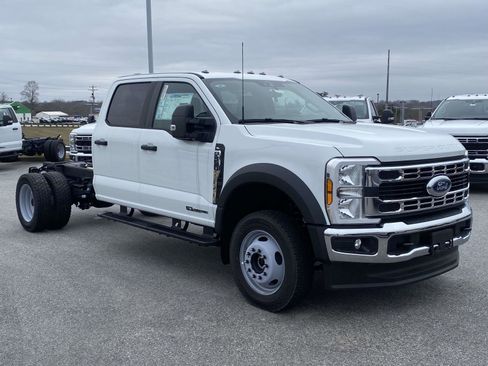 New 2025 Ford F550 4WD image 1