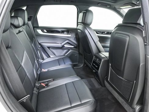 New 2025 Porsche Cayenne image 25