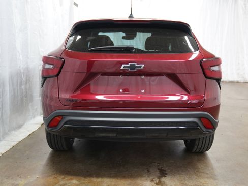 Used 2024 Chevrolet Trax RS FWD image 6