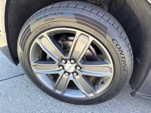 Used 2018 GMC Acadia Denali w/ Technology Package AWD/4WD image 16