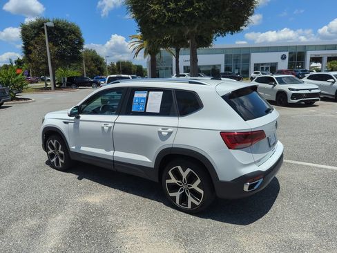 Used 2022 Volkswagen Taos SEL AWD/4WD image 9