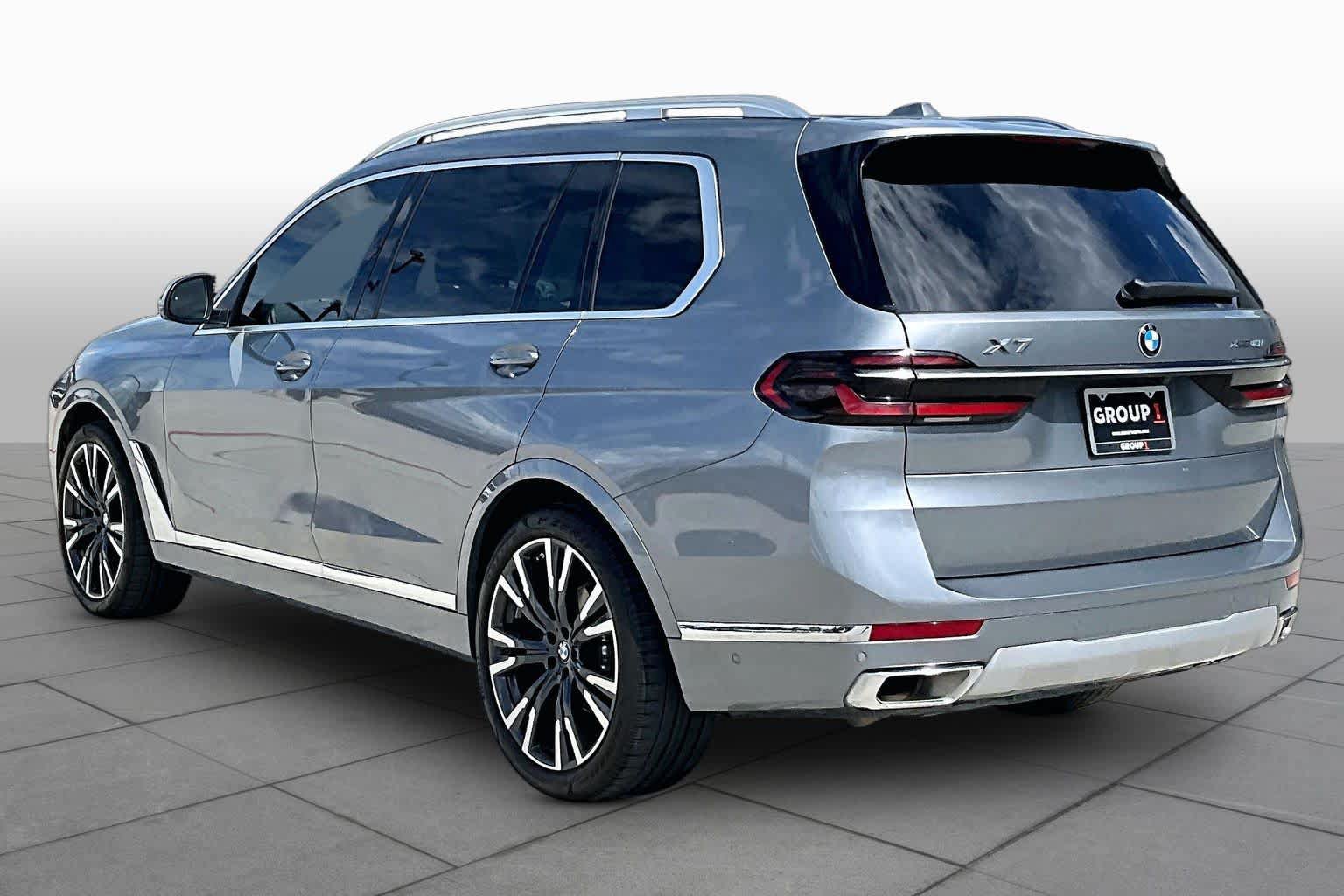 Used 2024 BMW X7 xDrive40i AWD/4WD image 11