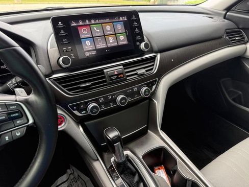 Used 2018 Honda Accord Touring image 25