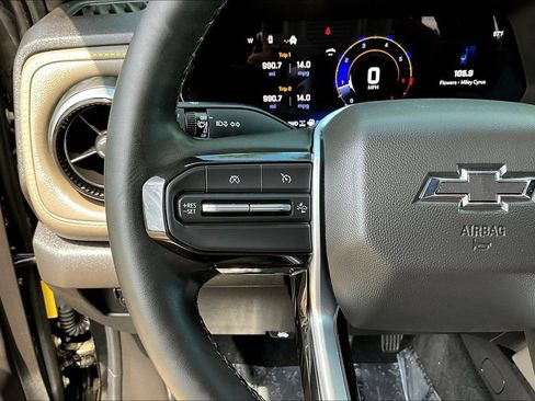 Used 2025 Chevrolet Colorado ZR2 w/ Technology Package AWD/4WD image 14