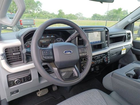 New 2025 Ford F350 XLT image 32