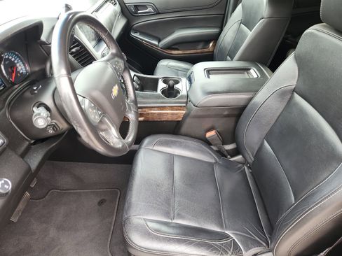 Used 2019 Chevrolet Tahoe LT w/ LT Signature Package AWD/4WD image 16