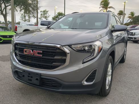 Used 2020 GMC Terrain SLE w/ Driver Convenience Package image 9