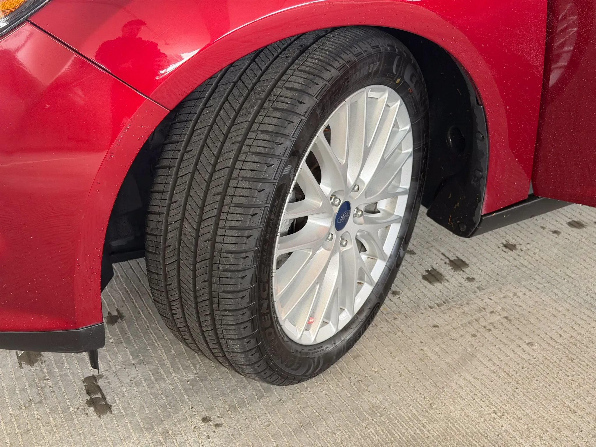 Used 2014 Ford Focus Titanium FWD image 15