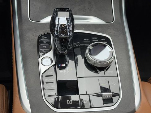 Used 2021 BMW X7 M50i image 22