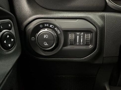 Used 2022 Jeep Gladiator Overland w/ Popular Equipment Package image 25