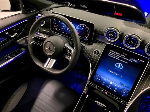 Used 2025 Mercedes-Benz C 300 Sedan image 34