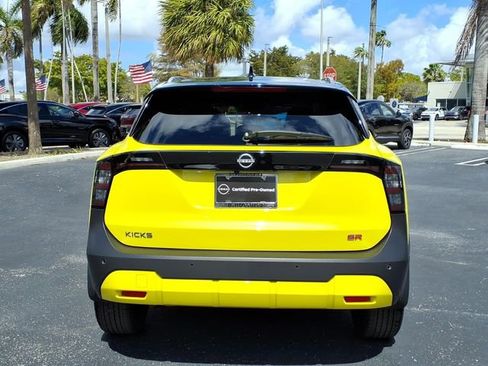 Used 2025 Nissan Kicks SR FWD image 13