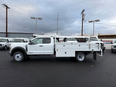 New 2025 Ford F550 4x4 SuperCab Super Duty image 4