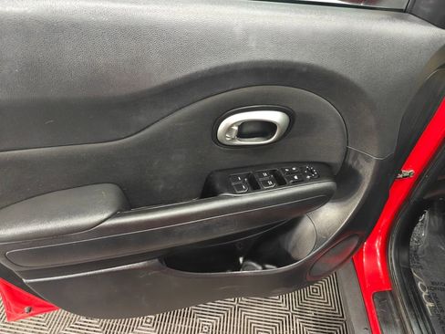 Used 2016 Kia Soul + image 29